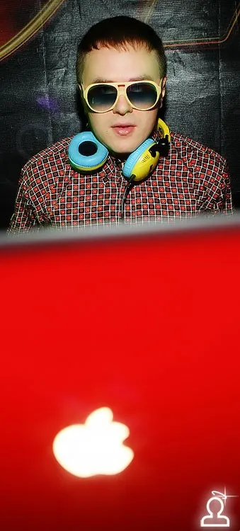 DJ SIMON