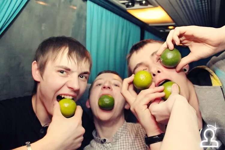 Лунабас едет