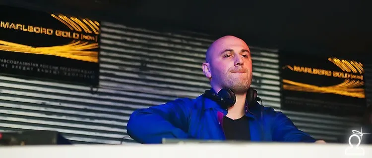 [ I.AM NOW ] PLUGGED IN / CHRIS KAESER