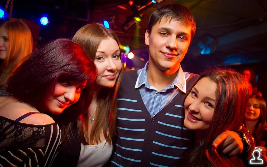 Голый пистолет