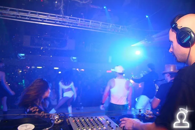 Winston Clubbin Freedom @ Opera (foto by Наркоз)