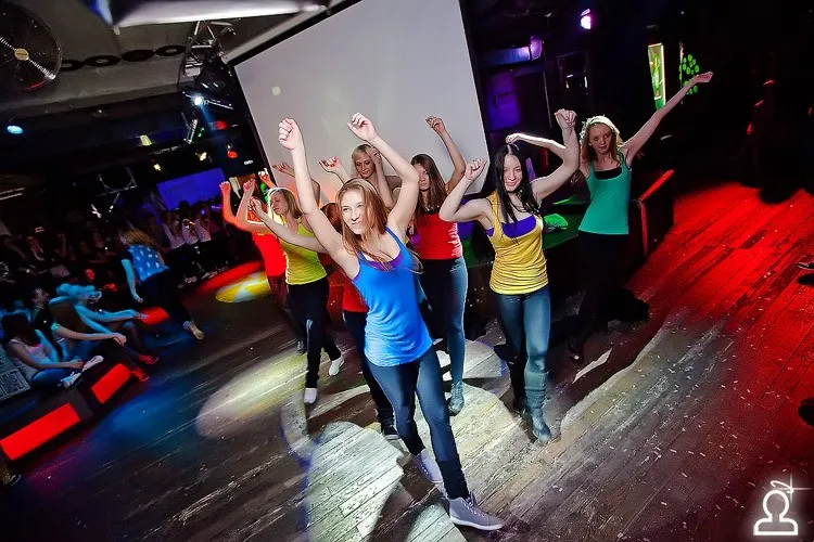 Shake it party