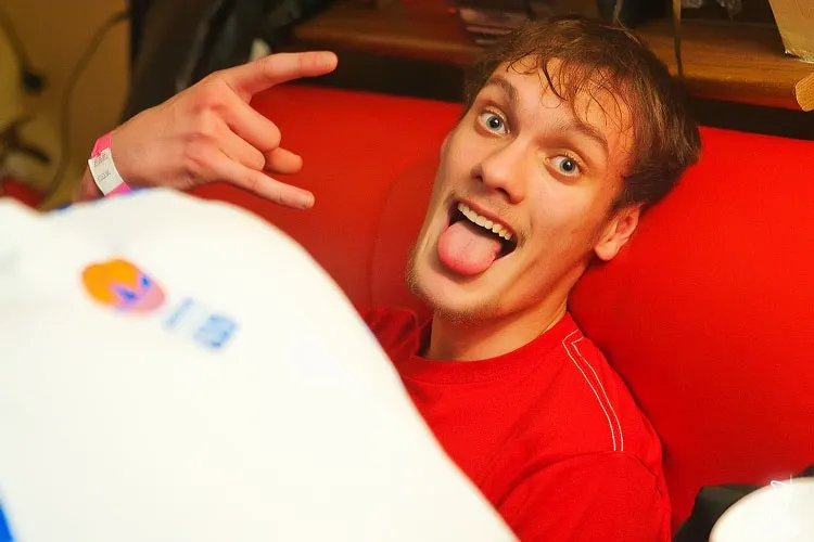 NOIZE MC