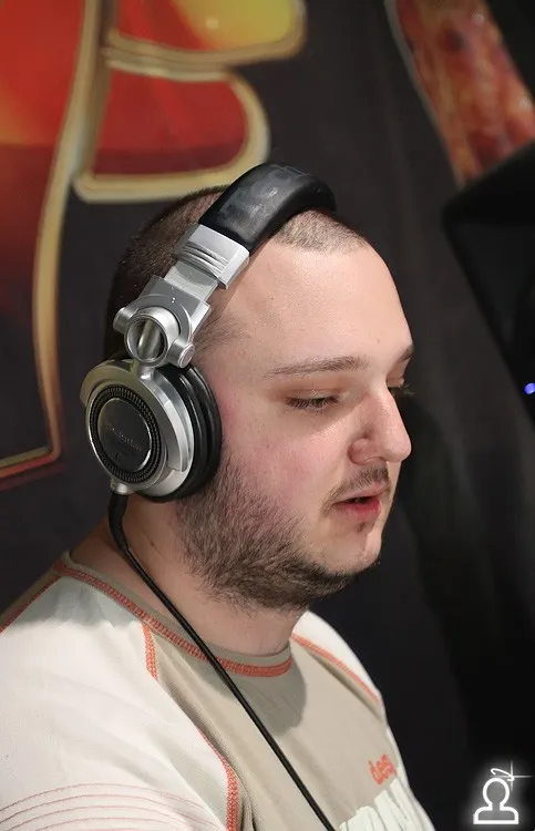 БЛОНДИНКИ VS БРЮНЕТОК / DJ PUMA ака CROSS