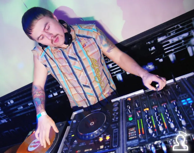Dj Dlee