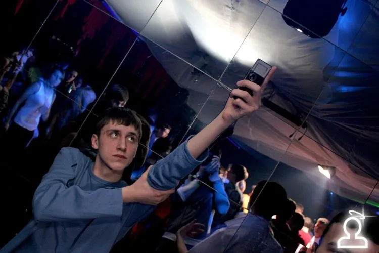 Techno vs. Trance @ 4Rooms (foto by Mikie)