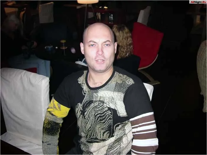 IT`S HALLOWEEN. IT`S MILLER TIME.