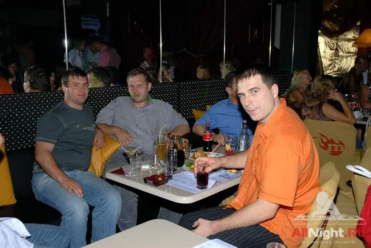 Открытие клуба Marvel