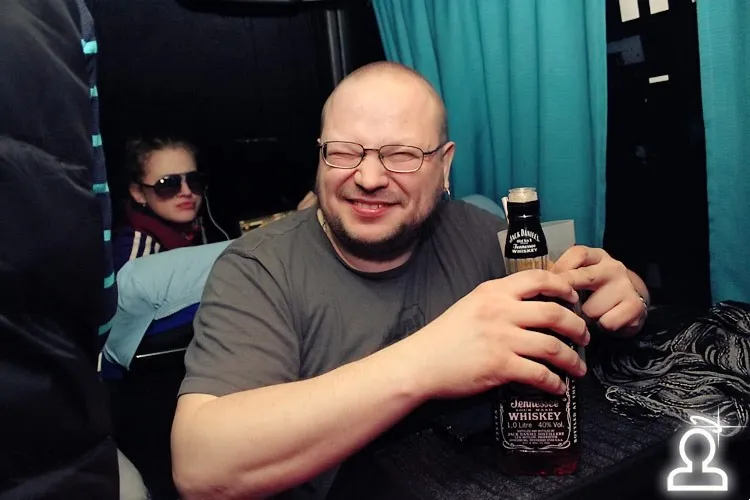 Лунабас едет