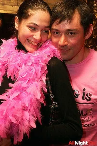 Pink Party, Блондинки в Розовом