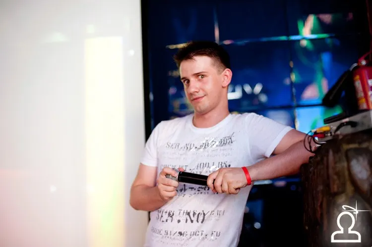 На аву