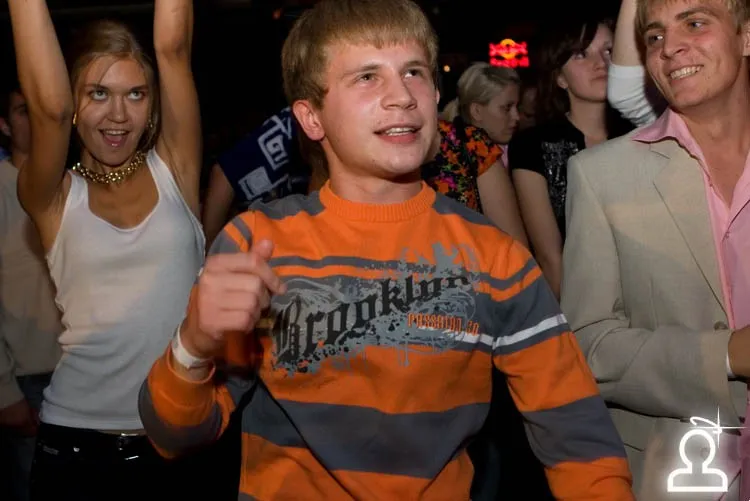 Dj Suhov