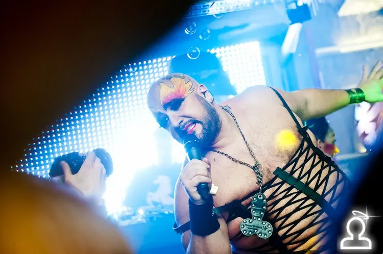 HARD TON DISCO QUEEN
