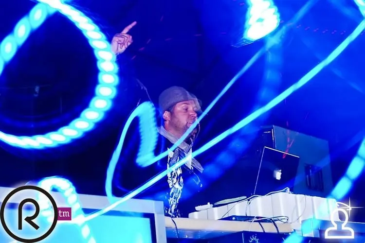 Electrobeach / The Game