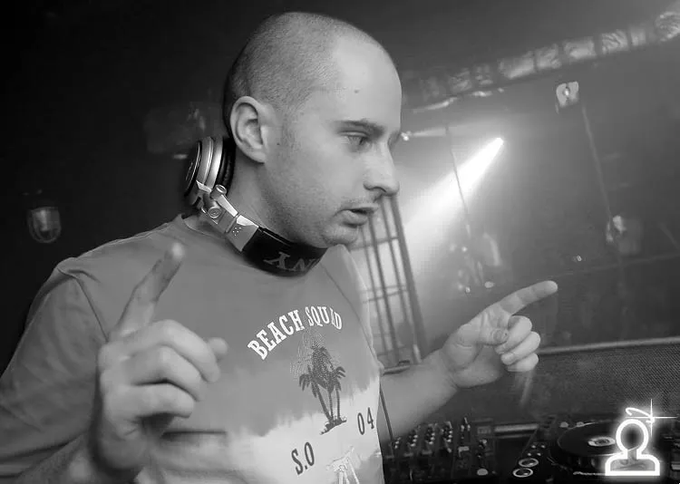 Dj Uza