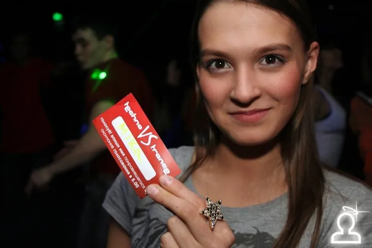 Techno vs. Trance @ 4Rooms (foto by Mikie)