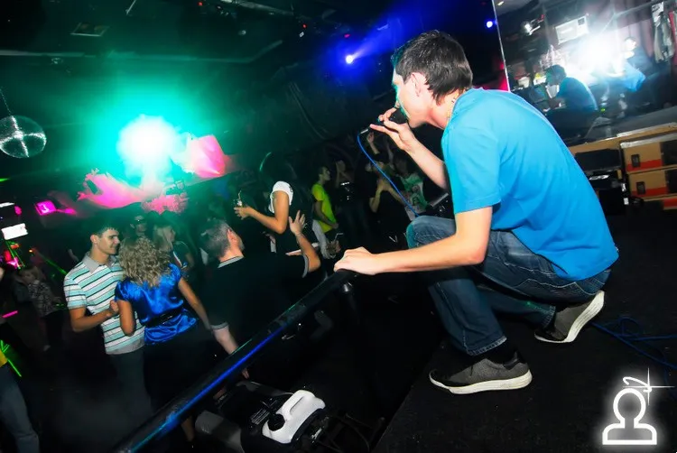 HARD ROCK SOFA LIVE & Dj SET