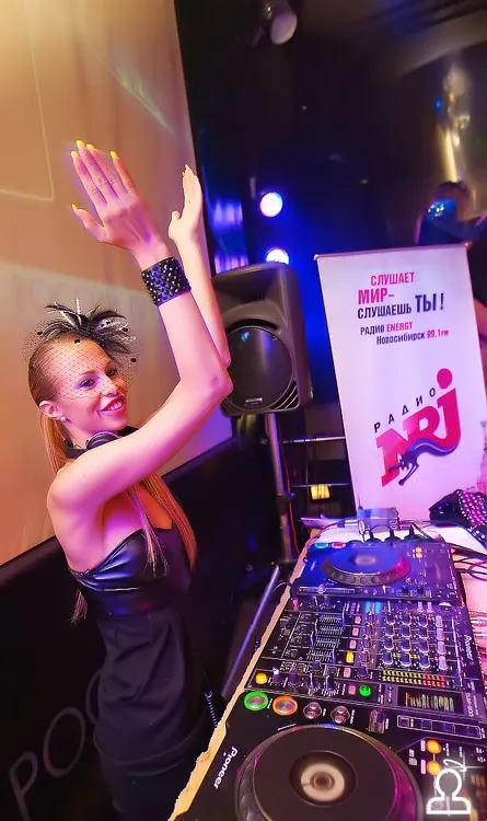 SUMMER JET - DJ She & feat Аdriana