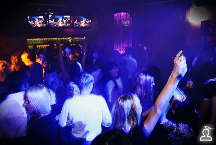 DJ NIKI