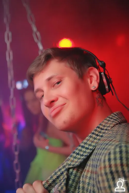 Staff party: антибармен июня