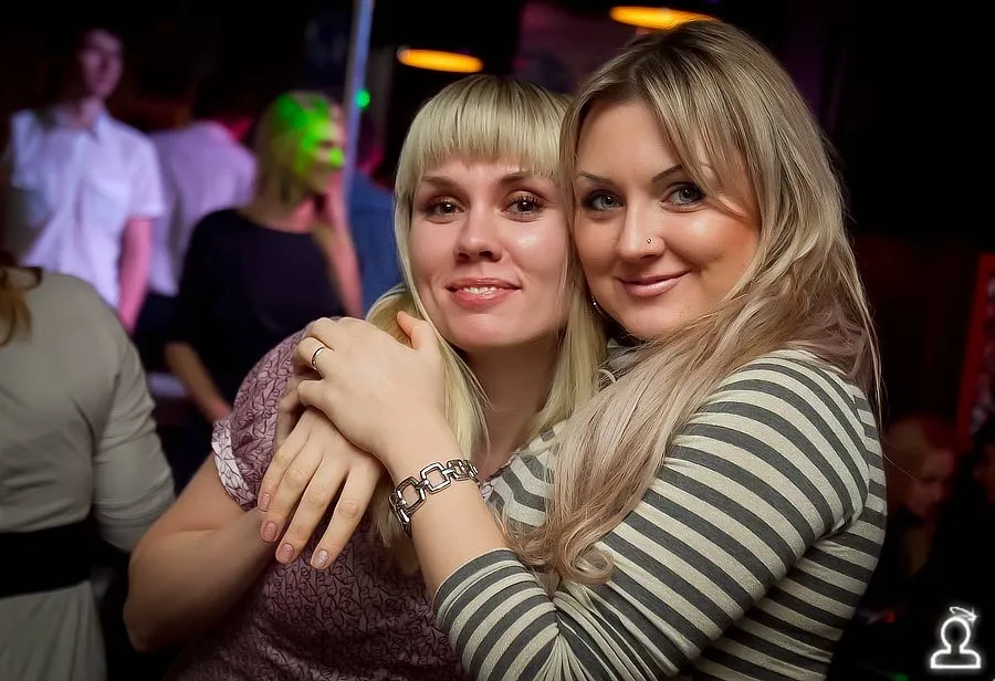 Танцы на барной стойке