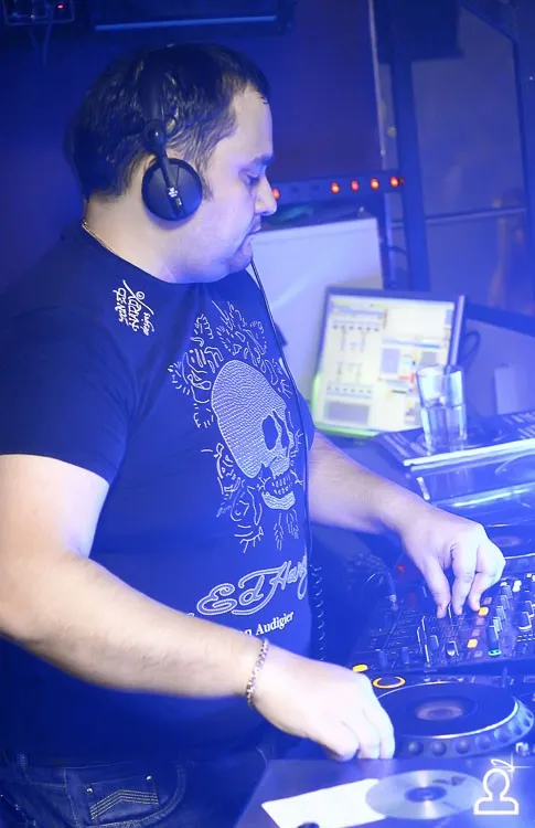 DJ RENAT