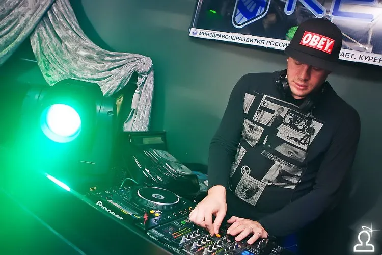 РУССКИЙ СНЕГ: Открытие сезона / dj Stephane Lando