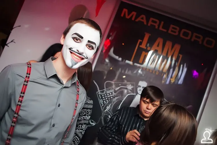 I.AM NOW plugged in Halloween / Serge Devant