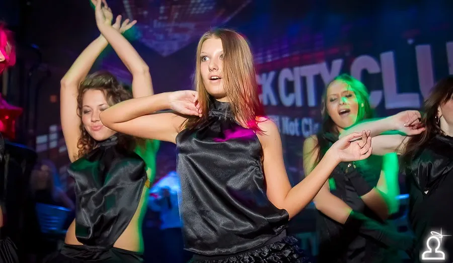 SHAKE IT PARTY