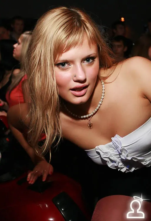 Girls and auto