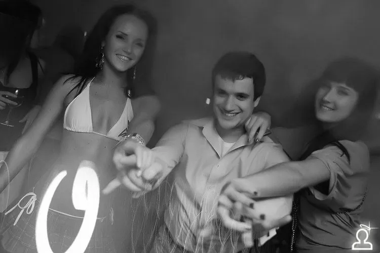 Le Buffet & DOЖDЬ HOUSE Mafia are present