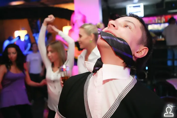 Staff party: антибармен июня