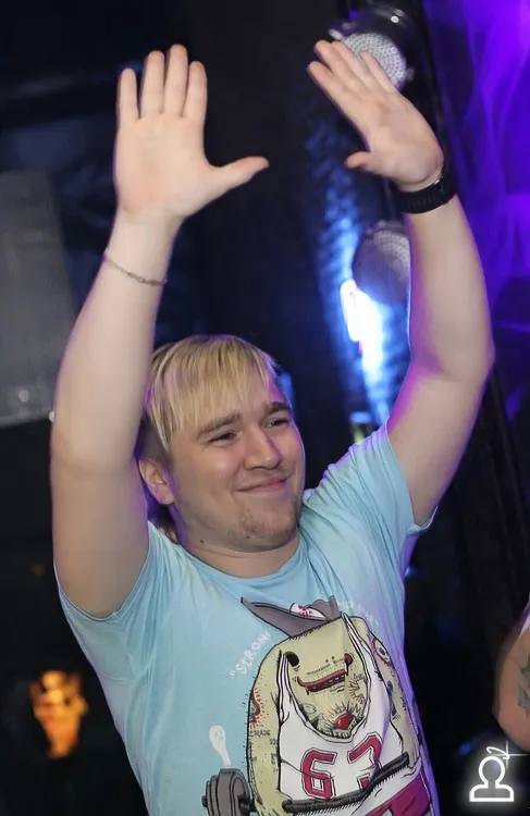 HB Dj Iron