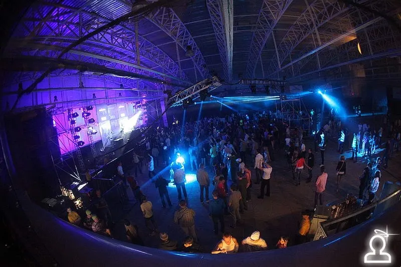 AERODROM: RAVE TERMINAL