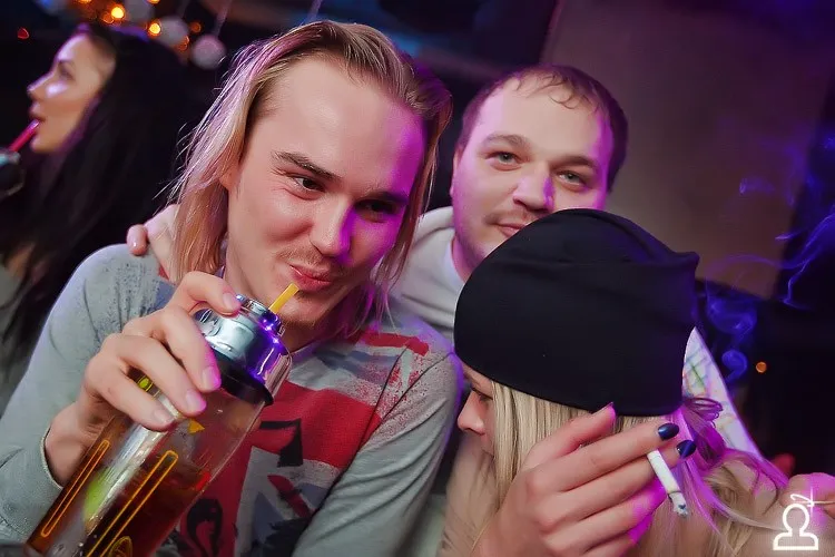 C днём рождения Рома Коршун