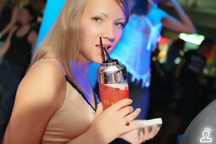 Staff party: антибармен июня