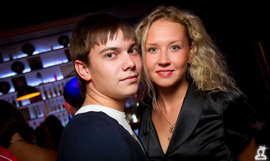 Танцы на барной стойке
