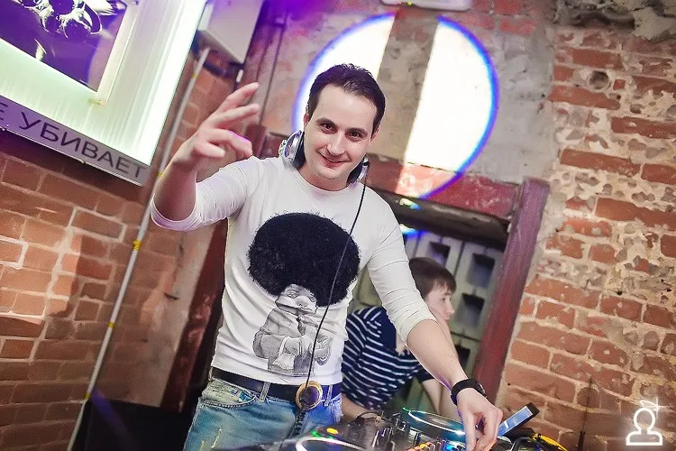 Горит Олимпийский огонь золотой / DJ Дан