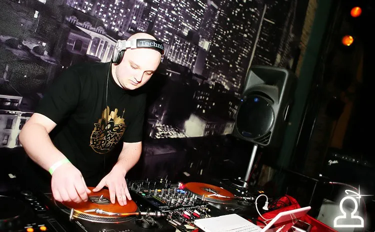 Dj Simon