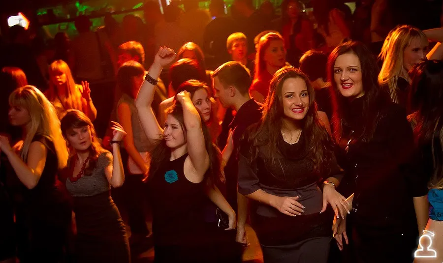 Красная помада