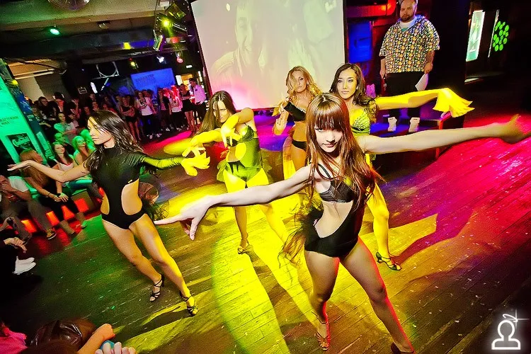 Shake it party