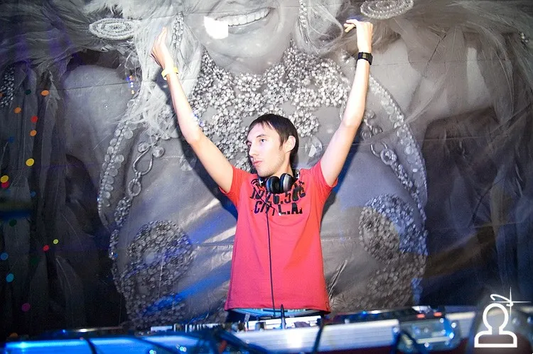TOUR DE TRANCE: Dj Ronski Speed