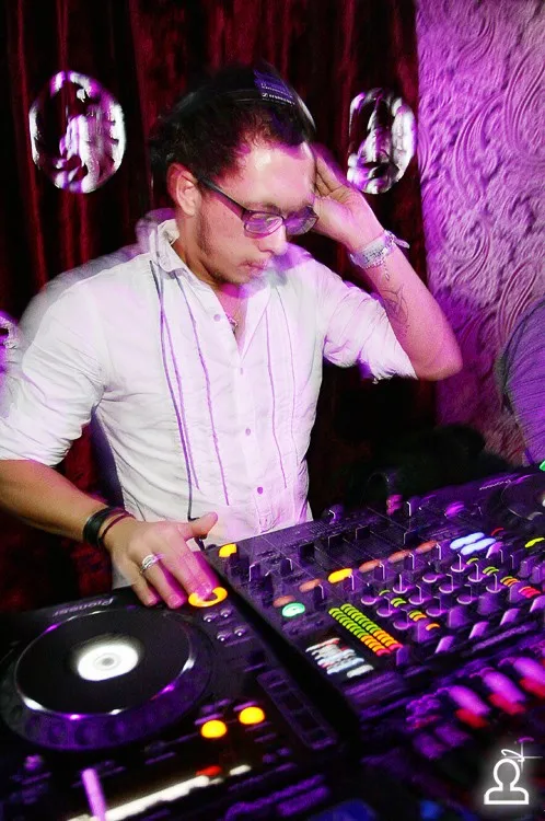 DJ NIKI