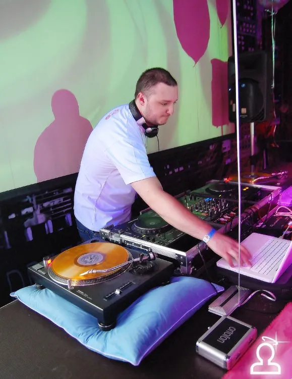 Dj Dlee