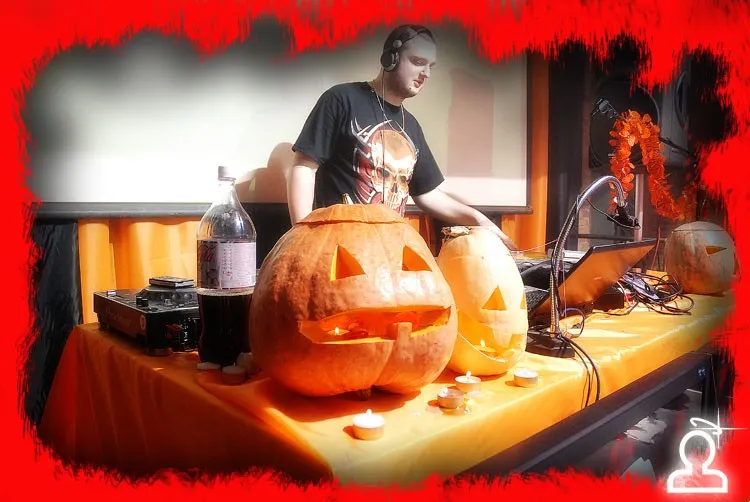 HALLOWEEN PARTY "АНГЕЛЫ VS ДЬЯВОЛОВ" / DJ Napsugar
