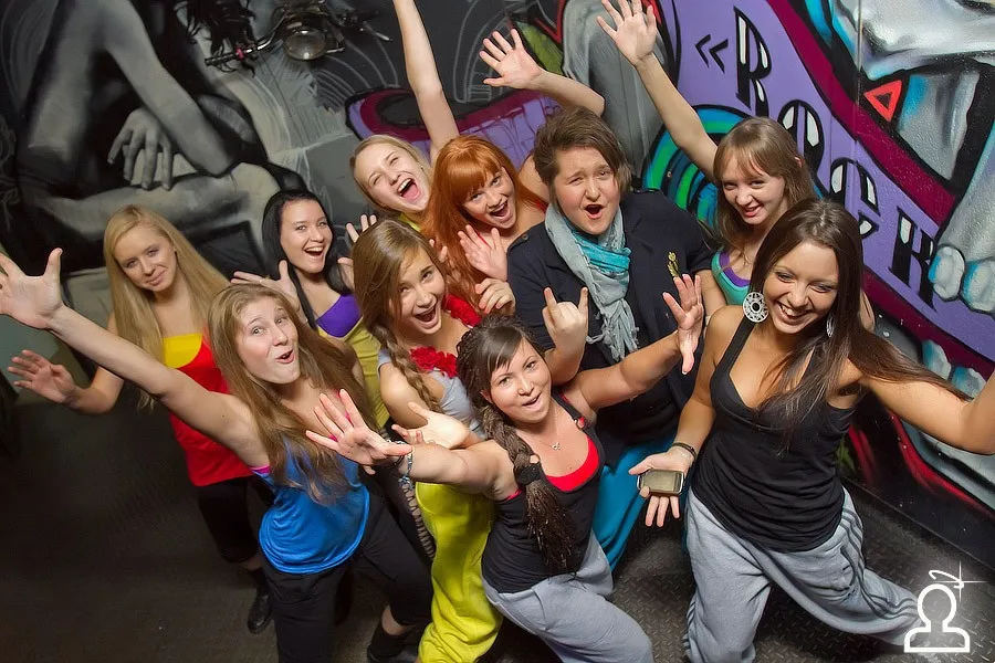 SHAKE IT PARTY