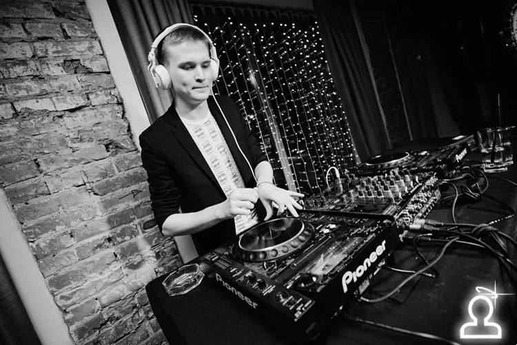 Dj Zharov