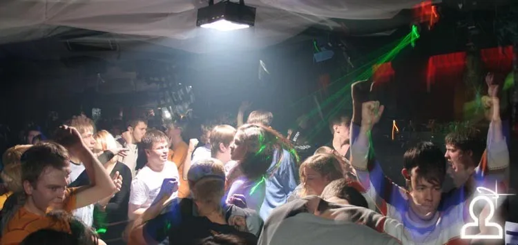 Techno vs. Trance @ 4Rooms (foto by Mikie)