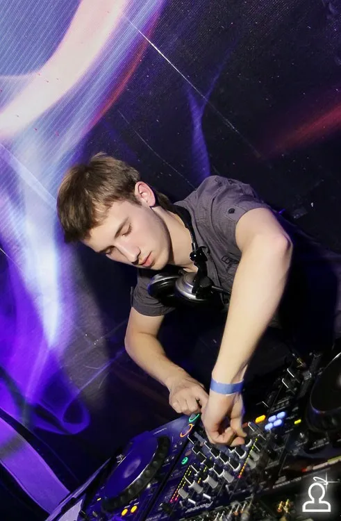 HB Dj Iron