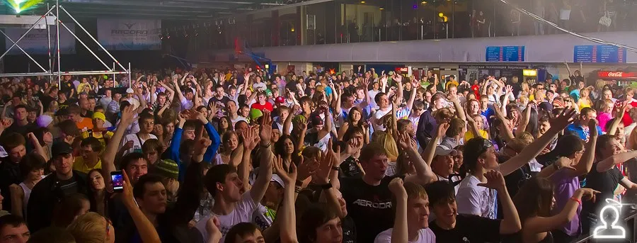 AERODROM: RAVE TERMINAL